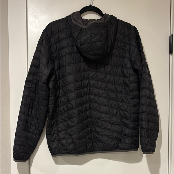 The North Face Reversible Black and Gray Kids Jacket - 18/20 - Picture 3 of 7